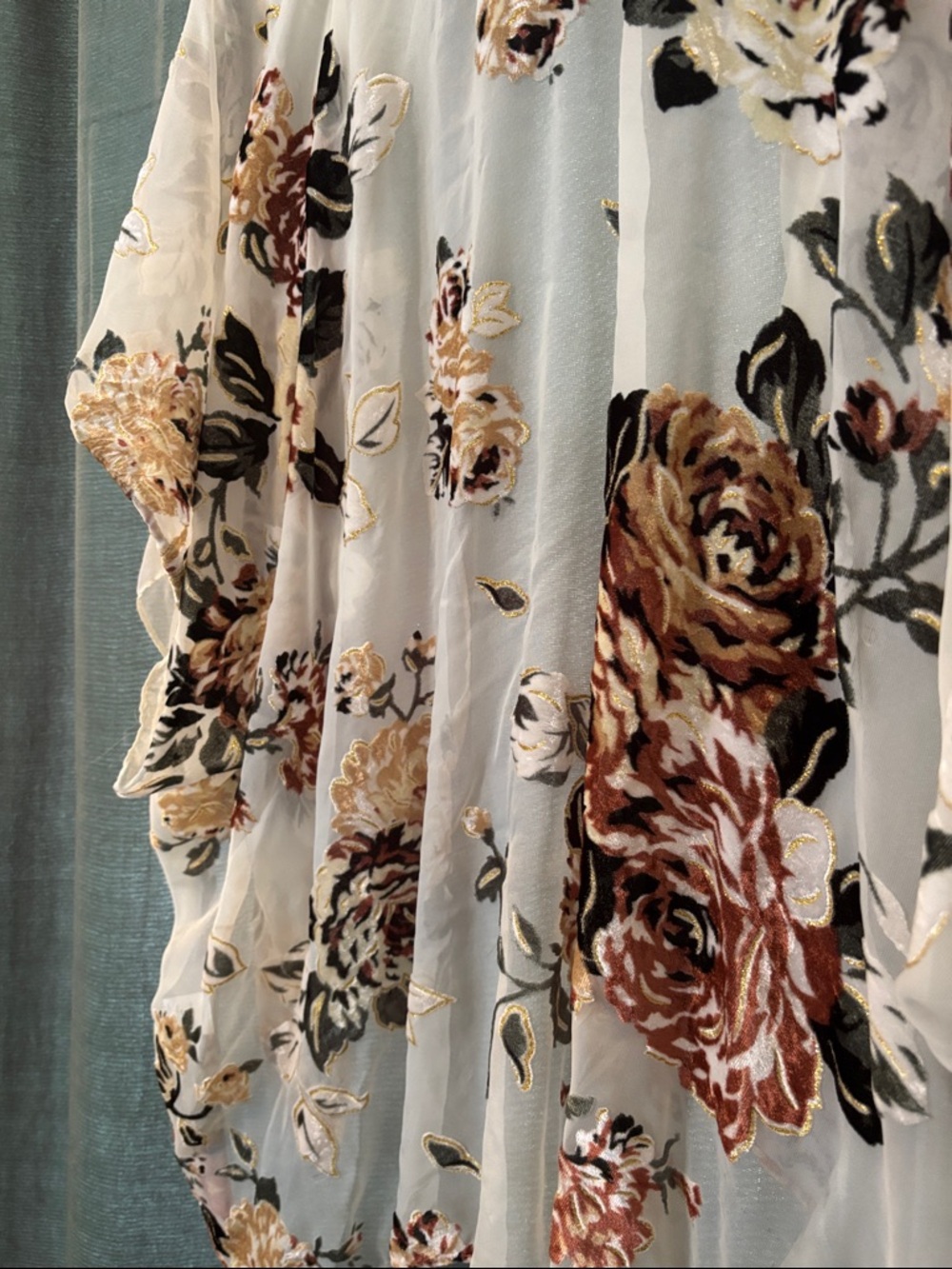 Woven Heart Sheer Floral Kimono in Soft Rose and Cream - Picture 4 of 5
